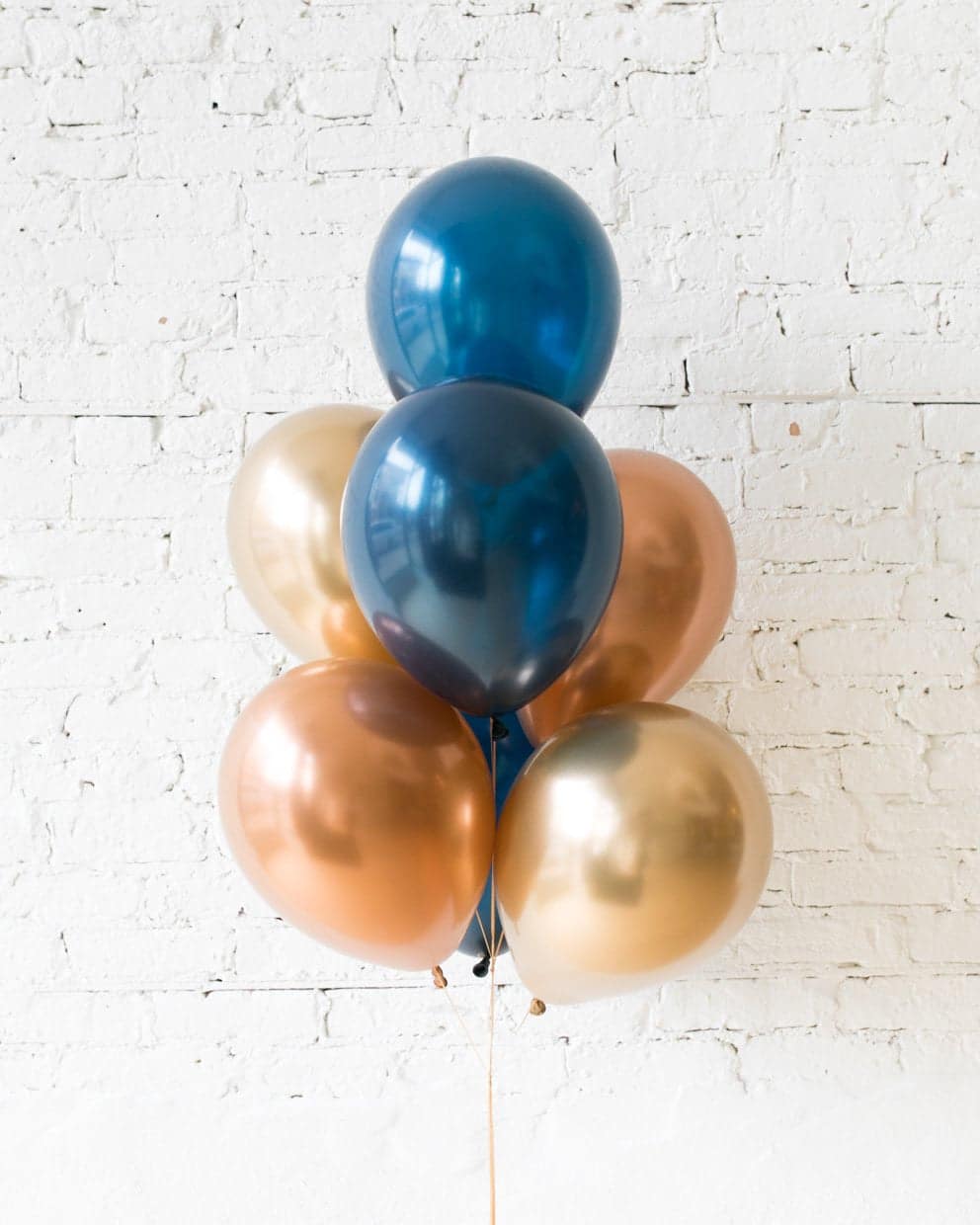 Midnight Copper – 11in Balloons – bouquet of 7 | Rental