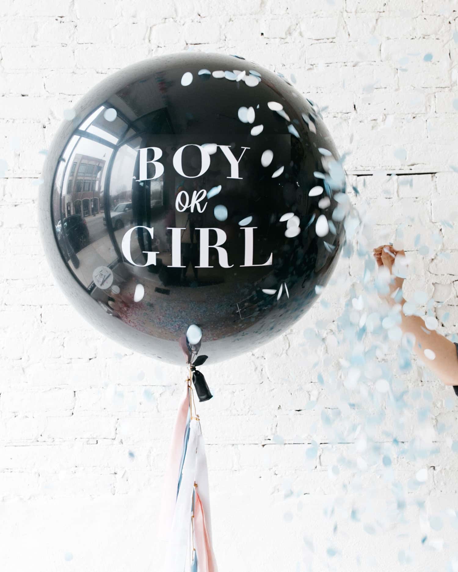 Petits Pastels – BOY OR GIRL Popping Giant with Tassel | Rental