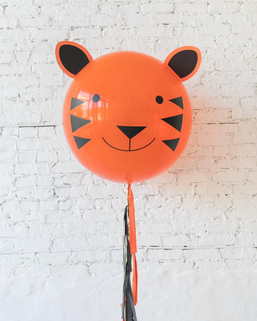 GIFT-Tiger Specialty Giant Balloon and Tassel | Rental
