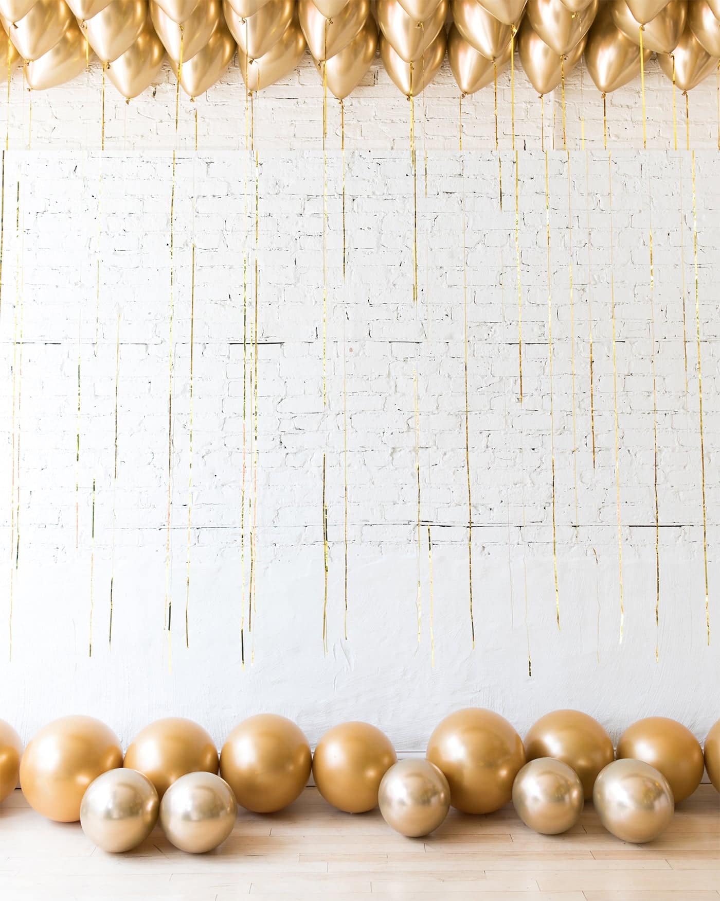 Golden – Ceiling & Floor Balloon Set | Rental
