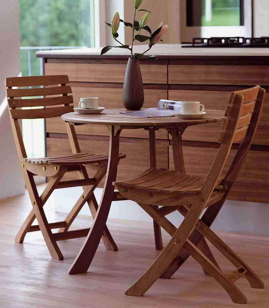 Classic wooden chair | Rental - Image 4